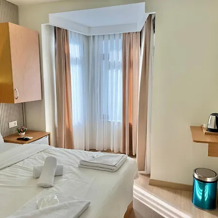Royal Pera Taksim 3*