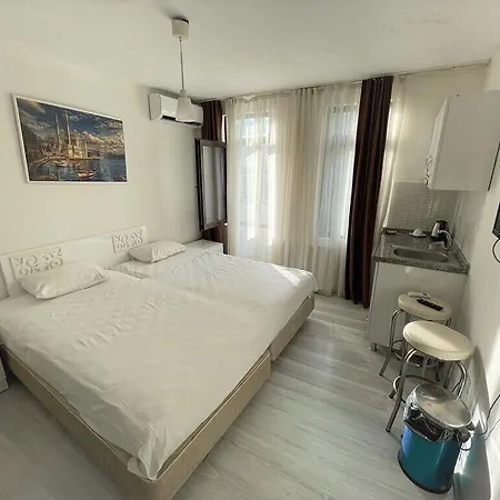 Royal Pera Taksim 3*