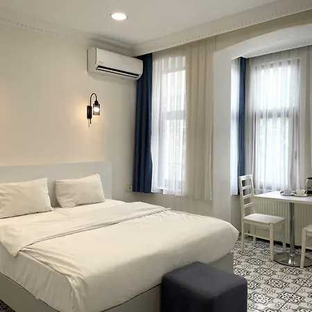 Royal Pera Taksim 3*