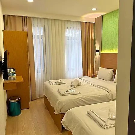 Noviva Taksim 3*